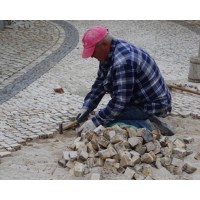 COLOCAÇÃO PEDRA PORTUGUESA